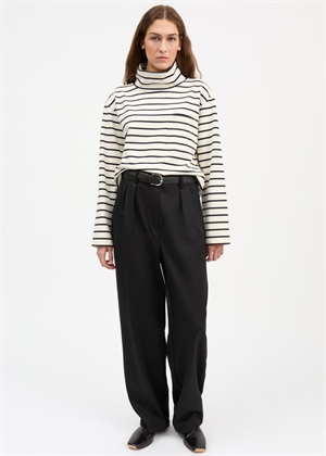 Nessa t-neck bluse Ecru/Navy Skall Studio 